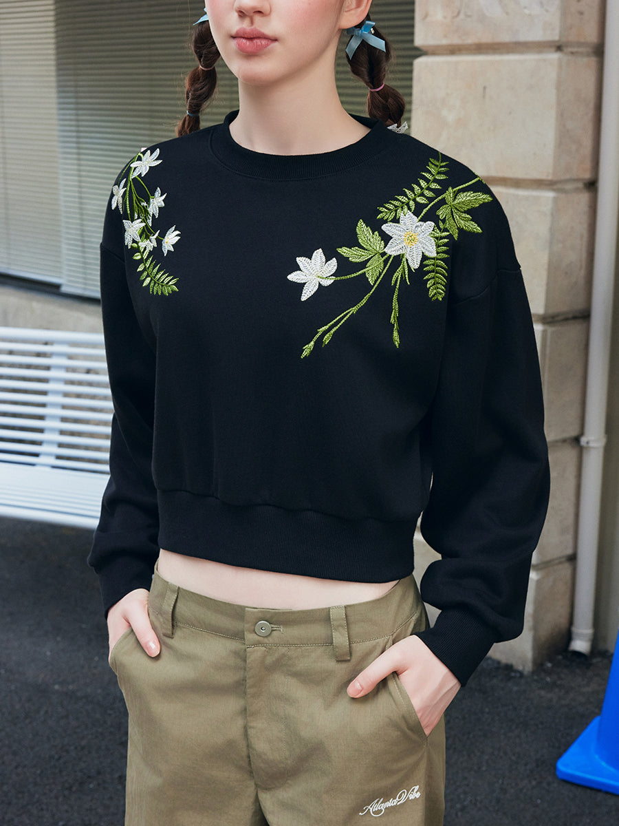 Green Wreath Cropped Sweatshirt