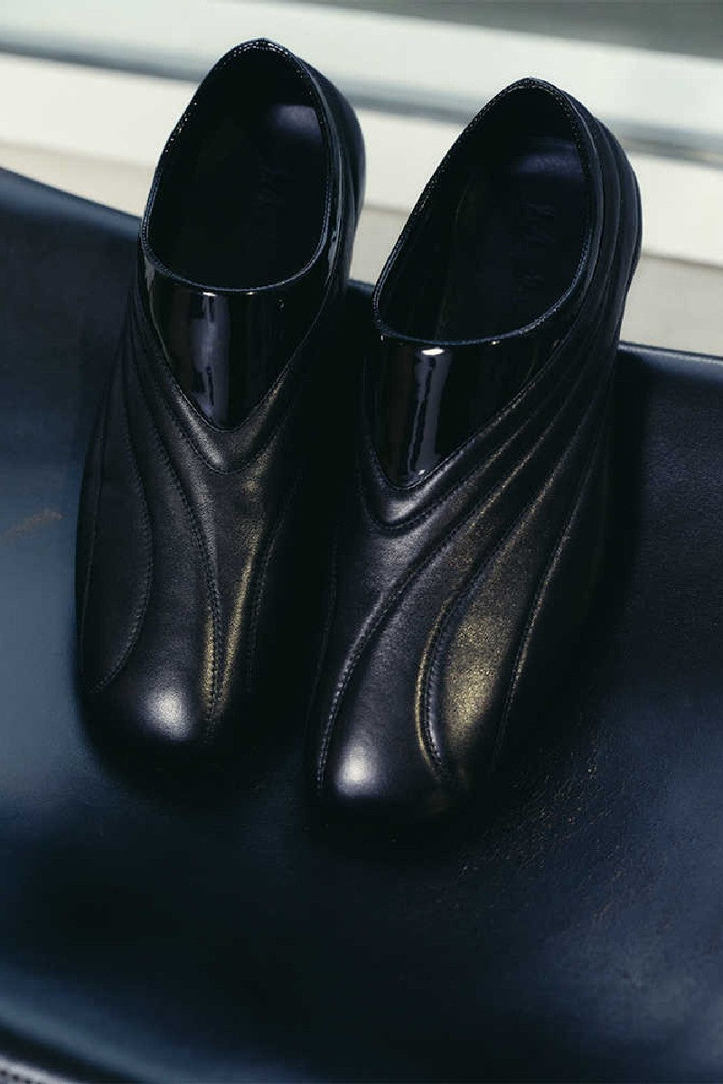 Streamlined Leather Casual Shoes