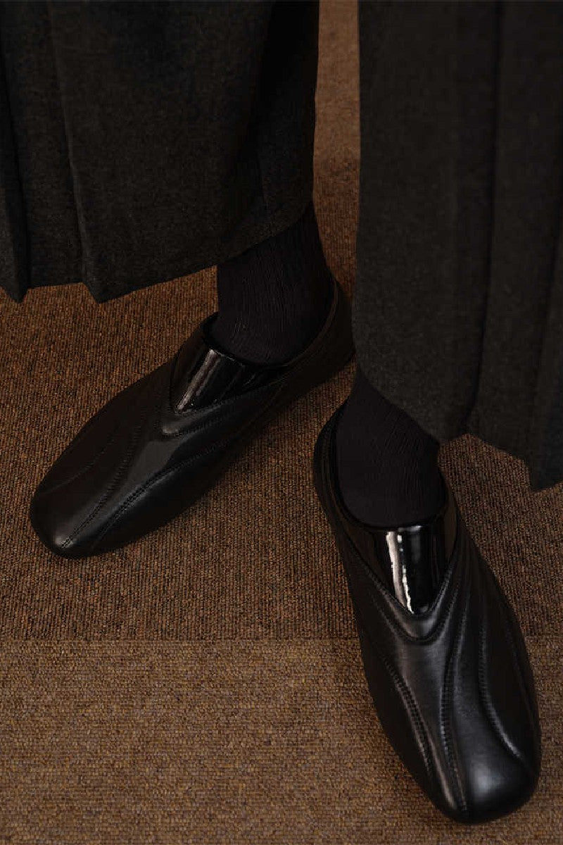 Streamlined Leather Casual Shoes