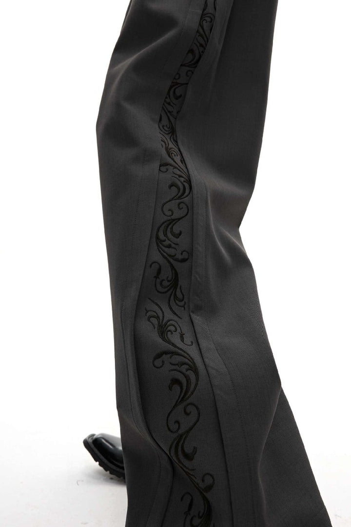 Embroidered Pleated Vintage Trousers