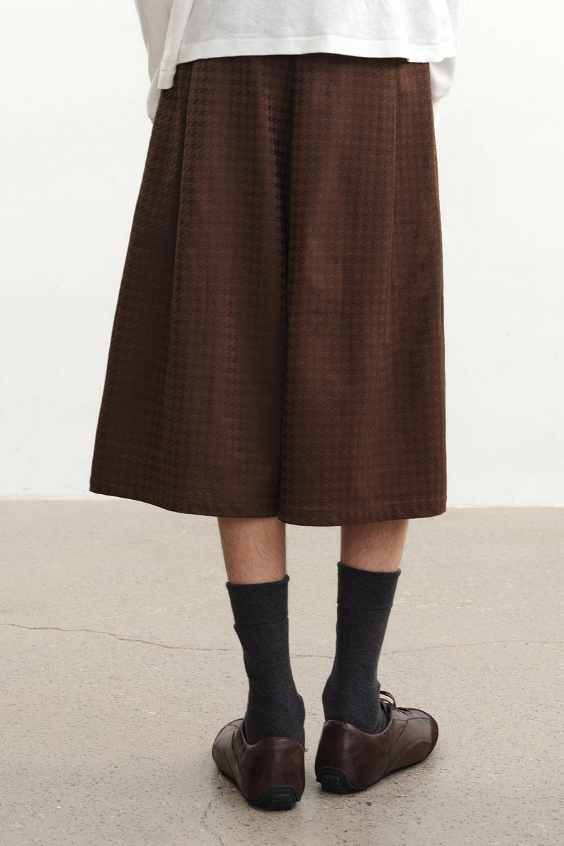 Houndstooth Pleated Capri Pants