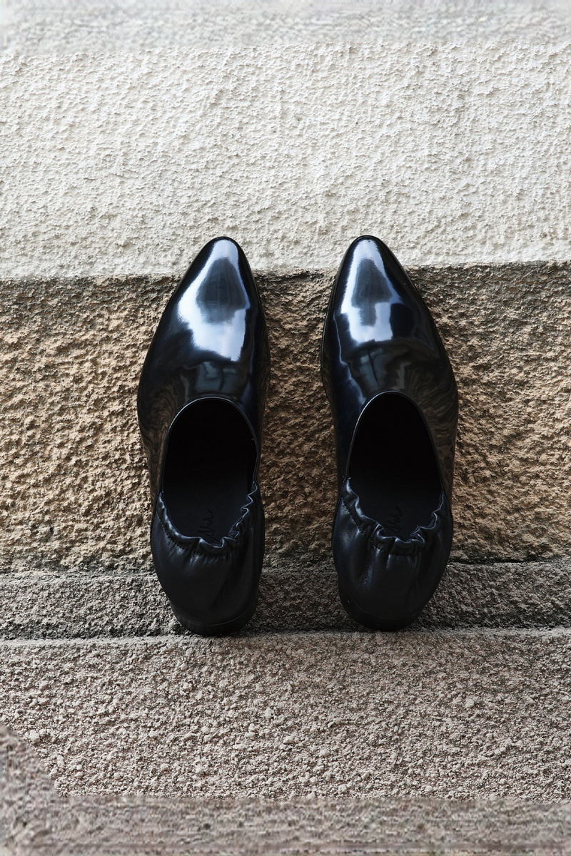 Pointed Toe Leather Mules