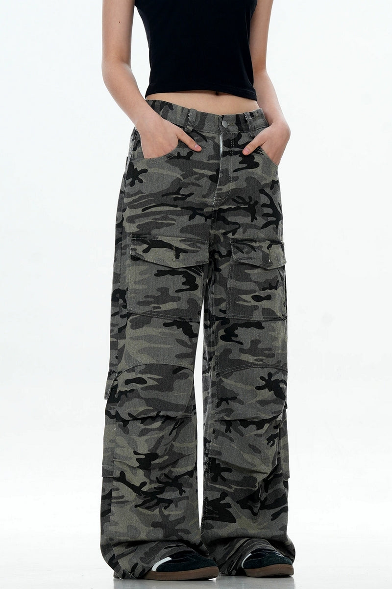 Wrinkled Camo Multi-Pocket Pants