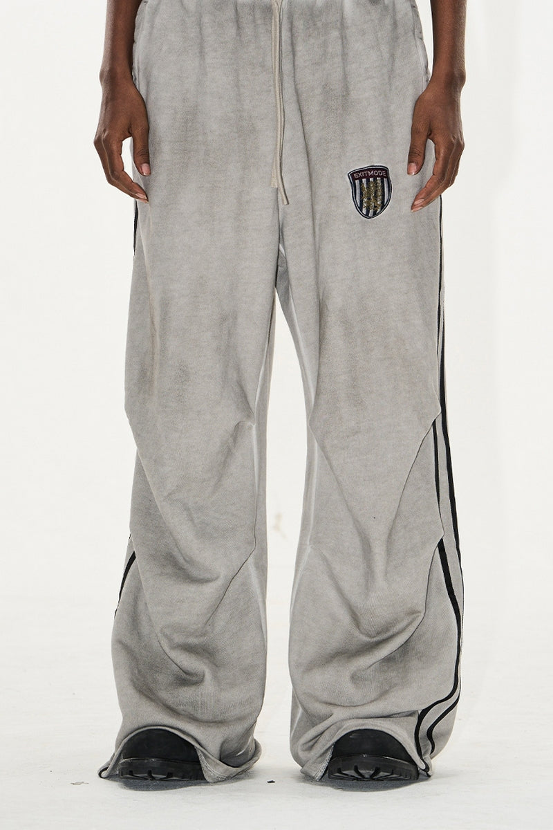 Washed Badge Pleated Jogger Pants