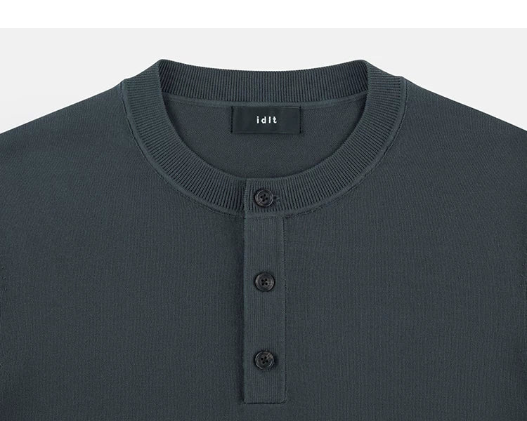 Henley neckline in Grey