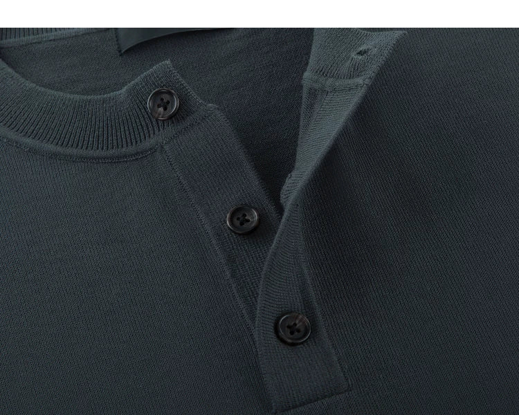 Three-button placket in Grey