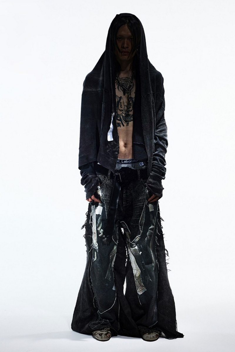 Vampire Washed Wide Jeans