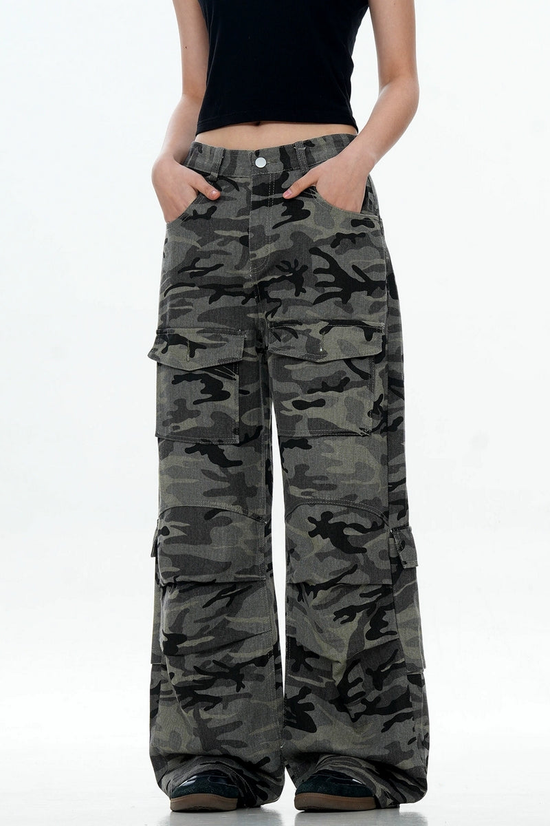 Wrinkled Camo Multi-Pocket Pants
