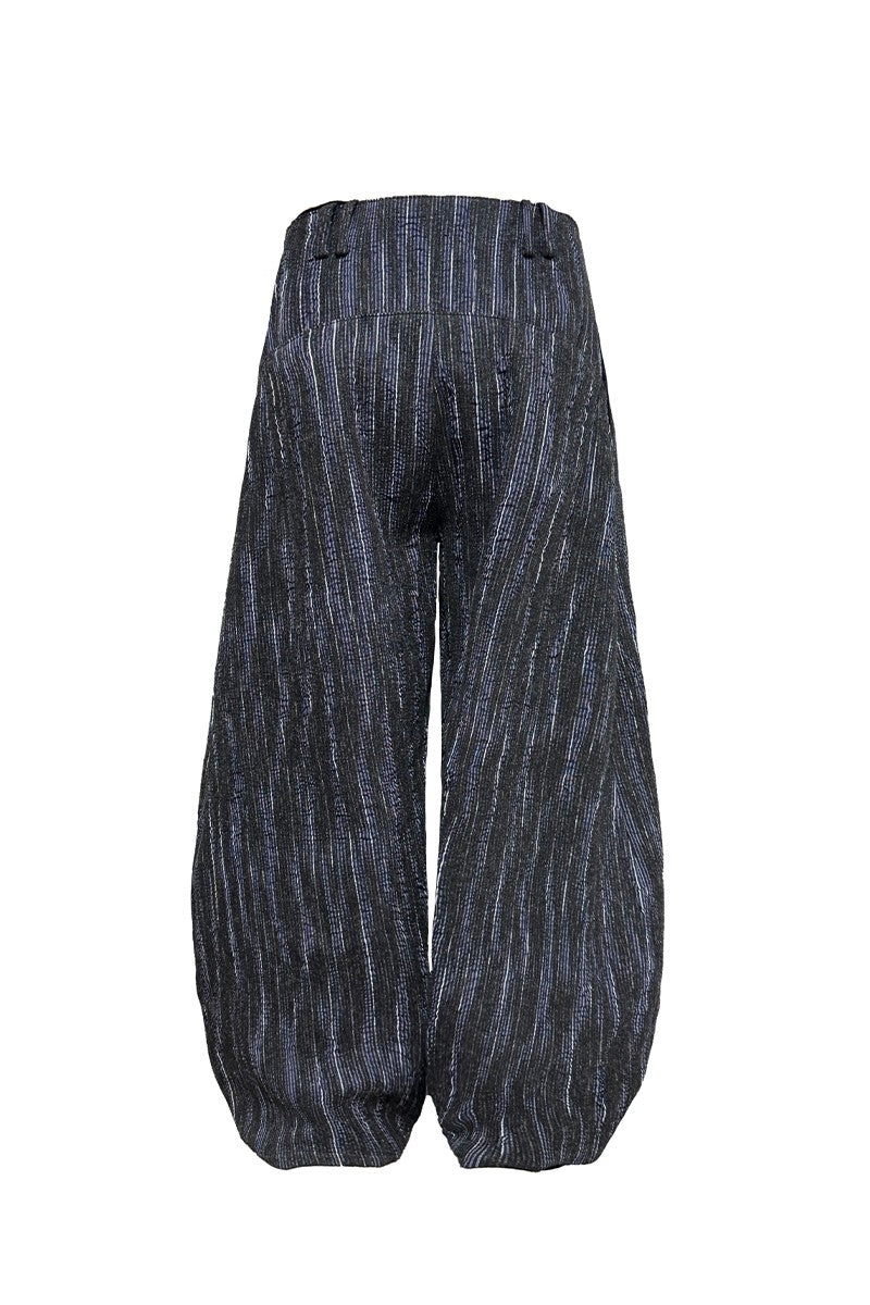 Pleated Curved Knife Pants