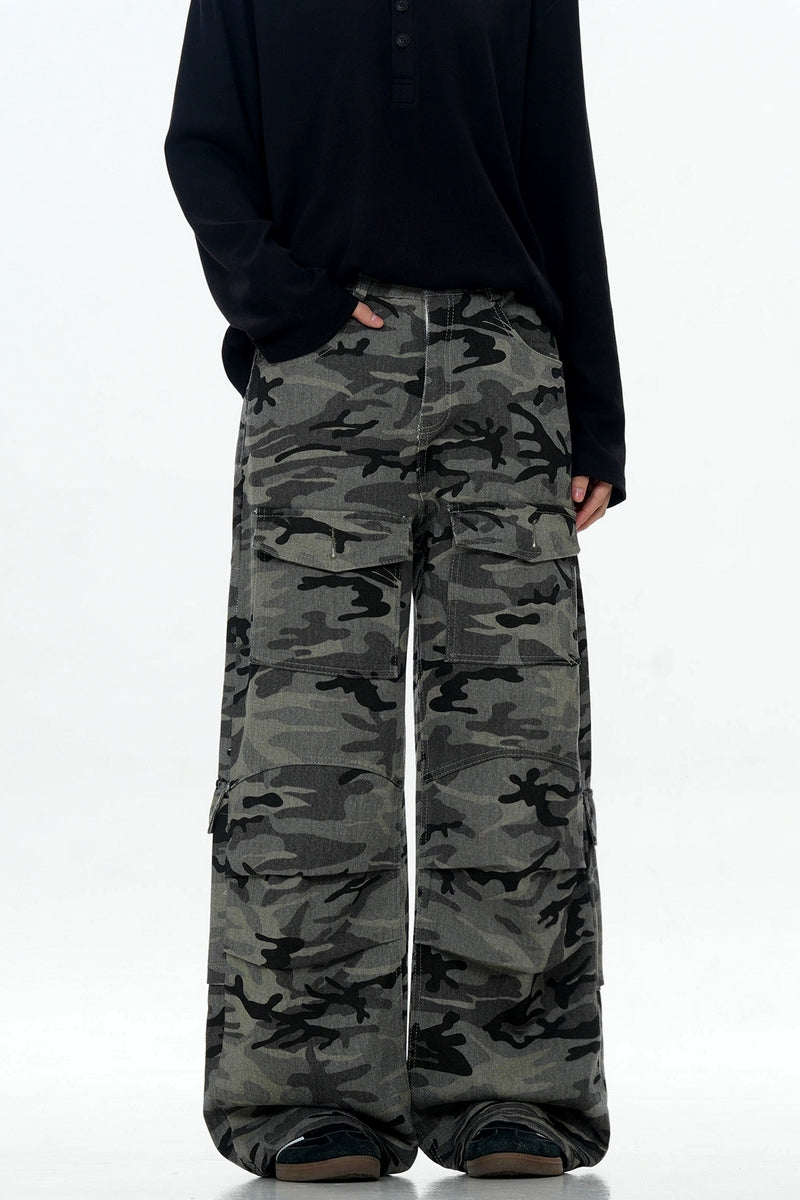 Wrinkled Camo Multi-Pocket Pants