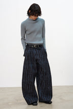 Pleated Curved Knife Pants