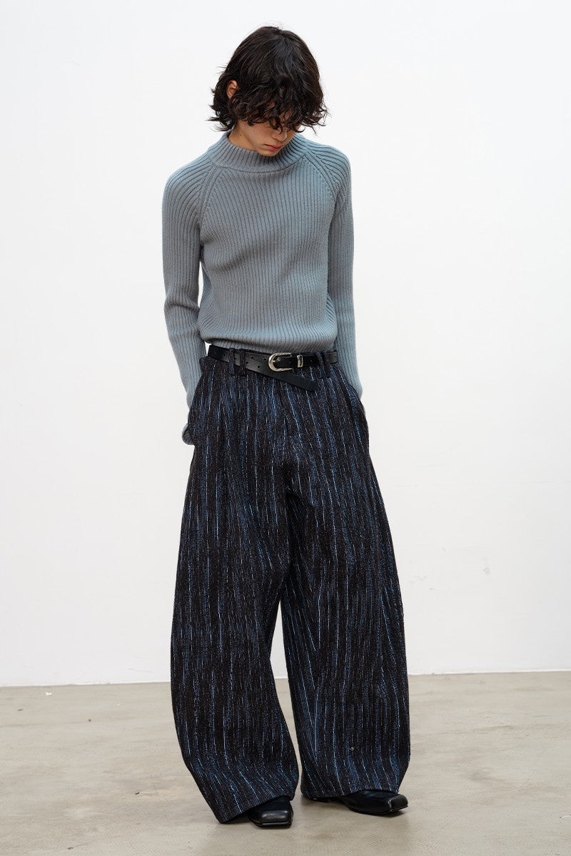 Pleated Curved Knife Pants