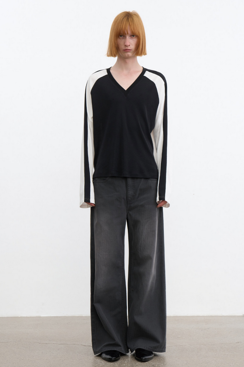 Contrast Raglan V-Neck Longsleeve