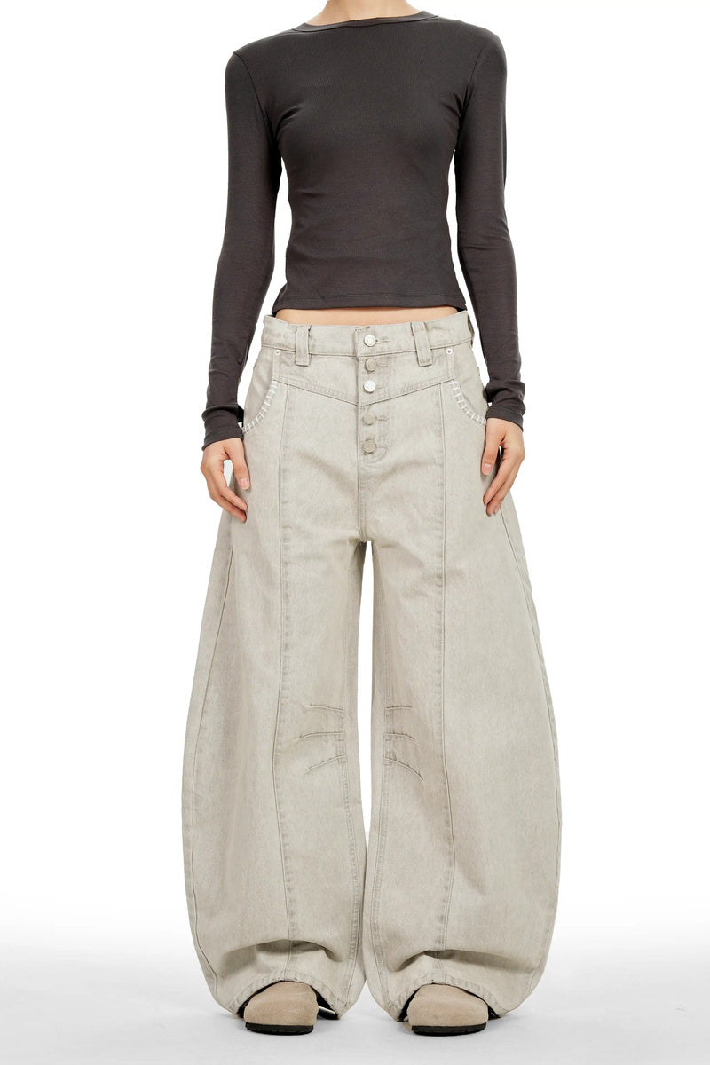 Button Detail Curved Jeans - Gray
