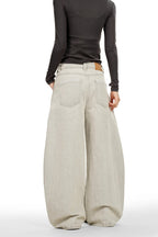 Button Detail Curved Jeans