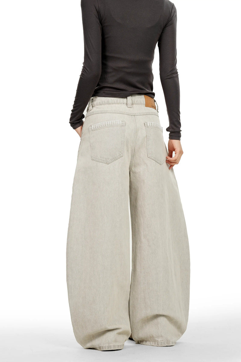 Button Detail Curved Jeans