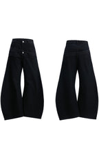 Banana Cut Wide Jeans
