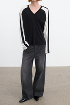 Contrast Raglan V-Neck Longsleeve