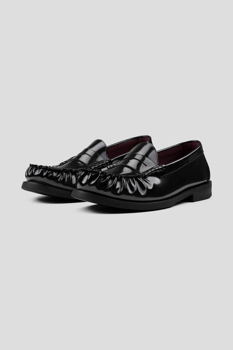 Glossy Gathered Leather Loafers - Black - view 2