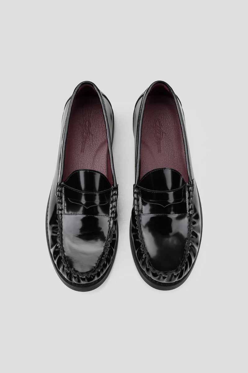 Glossy Gathered Leather Loafers - Black - view 5