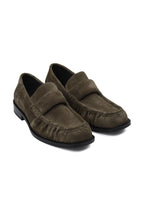 High Sheen Cowhide Loafers - Brown - three-quarter pair view