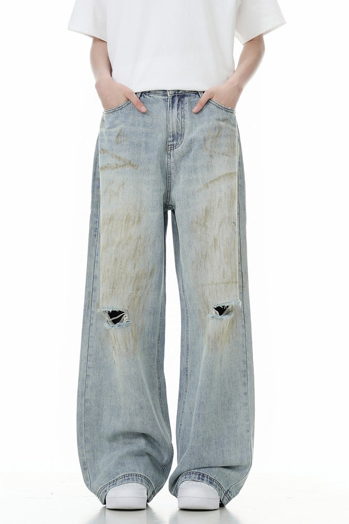 Distressed Cleanfit Straight Jeans