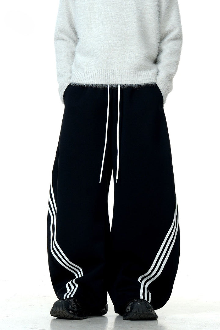 Triple Stripe Street Sweatpants