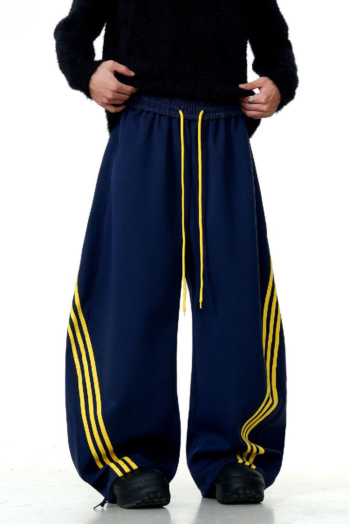 Triple Stripe Street Sweatpants