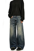 Whisker Fade Wide Jeans – view 2