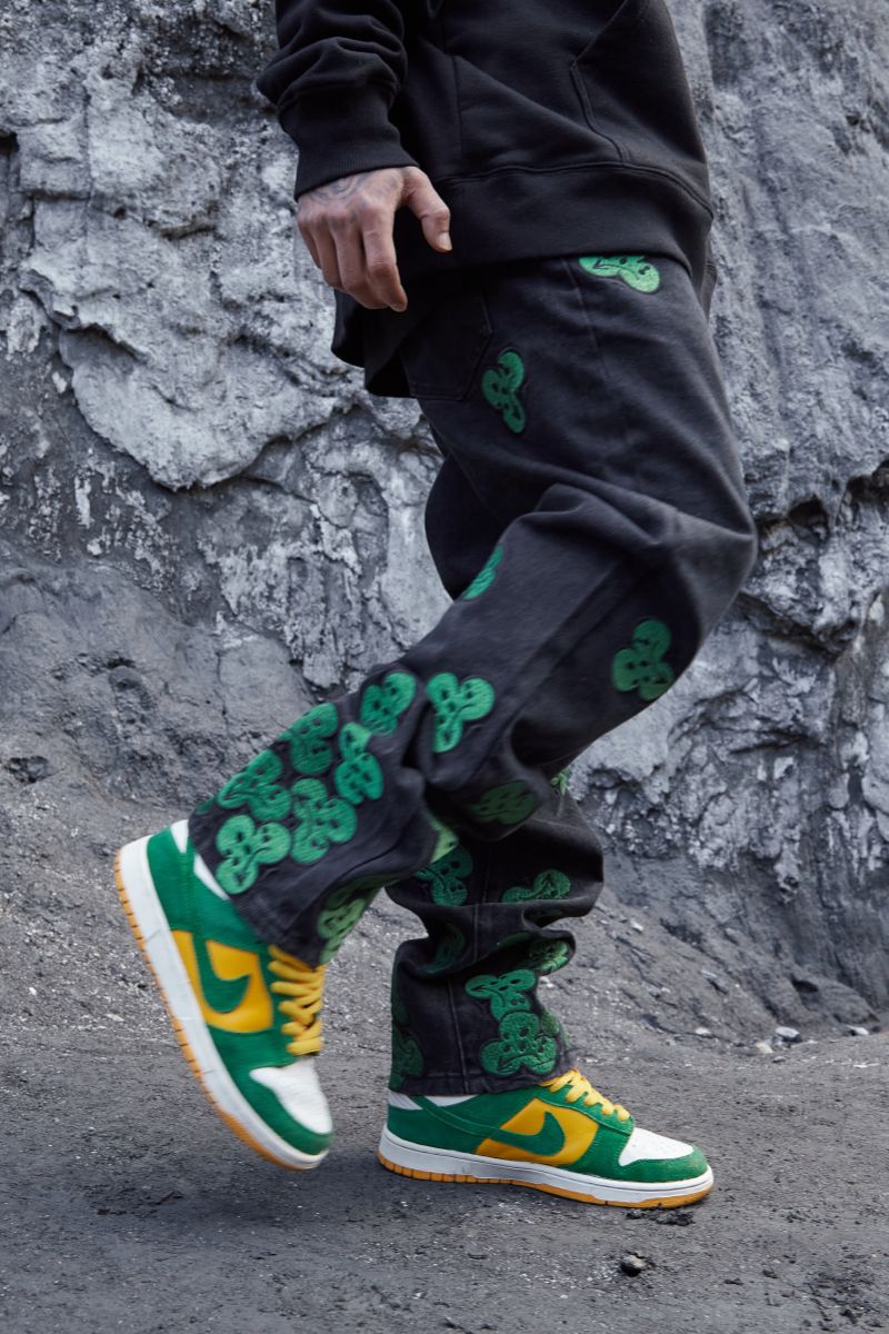 STEEPC Flower Embroidered Straight Jeans